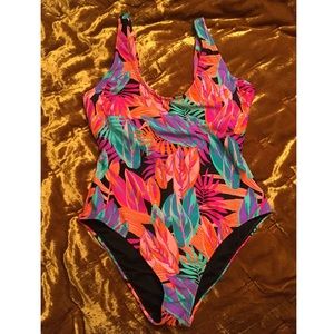 NWOT Tropical One-Piece Bathing suit (M)